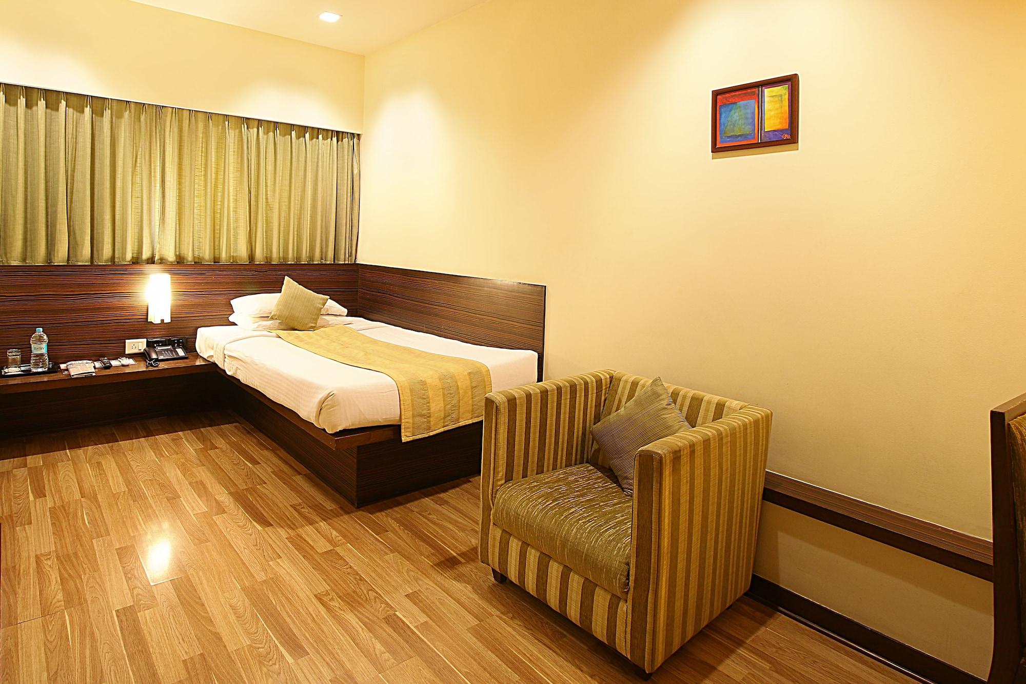 Hotel Studio Estique Pune Exterior photo