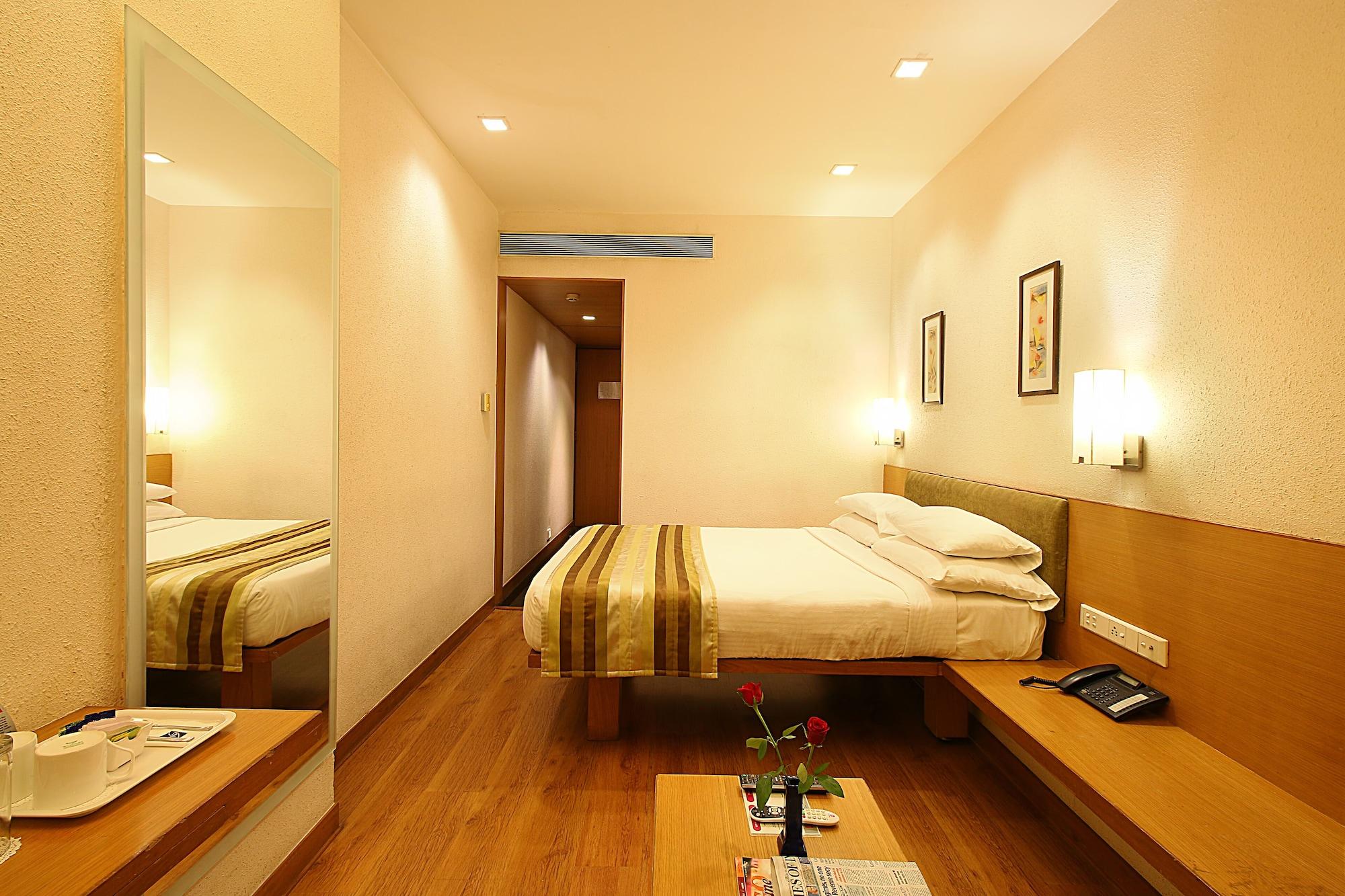 Hotel Studio Estique Pune Exterior photo