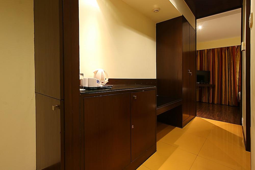 Hotel Studio Estique Pune Exterior photo