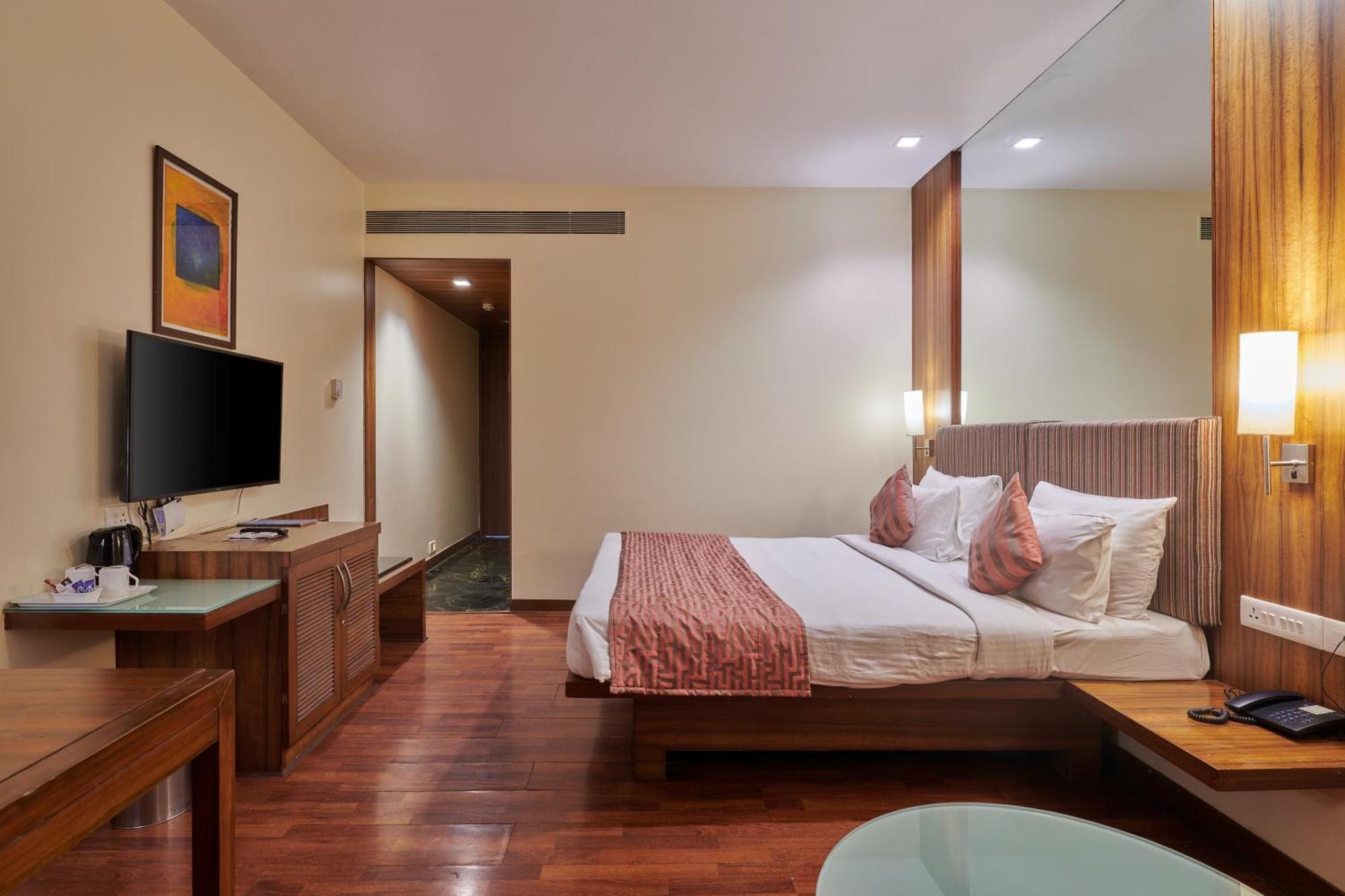 Hotel Studio Estique Pune Exterior photo