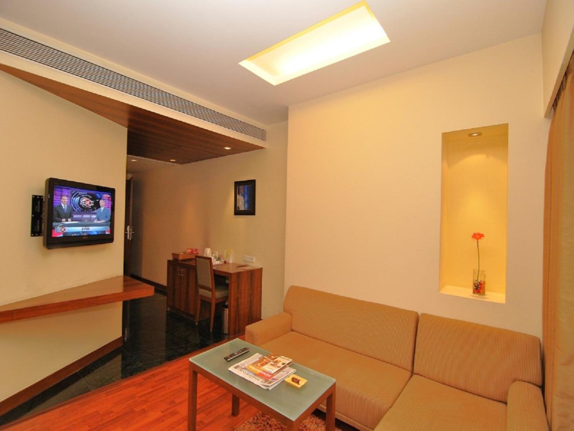 Hotel Studio Estique Pune Exterior photo
