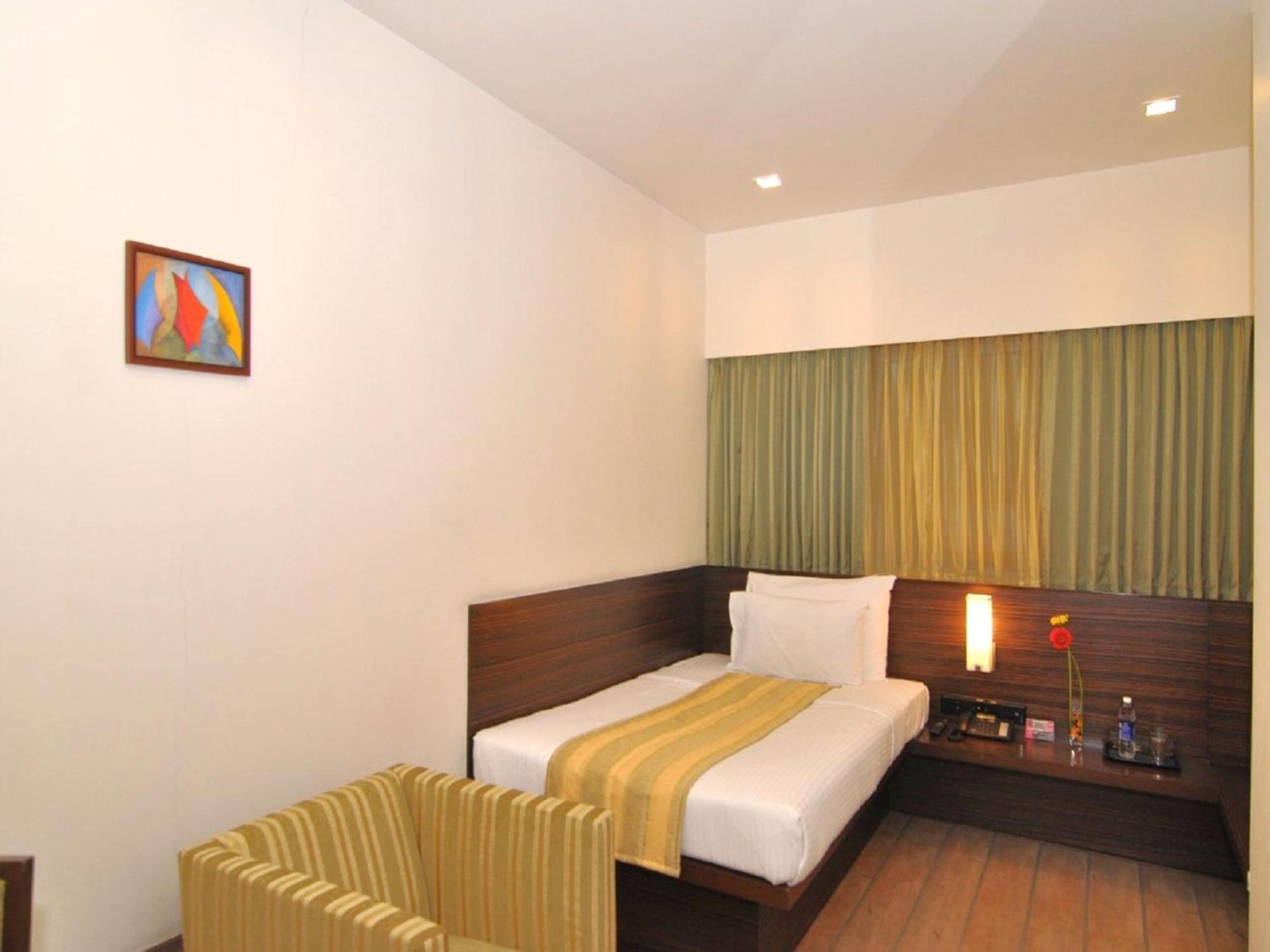 Hotel Studio Estique Pune Exterior photo