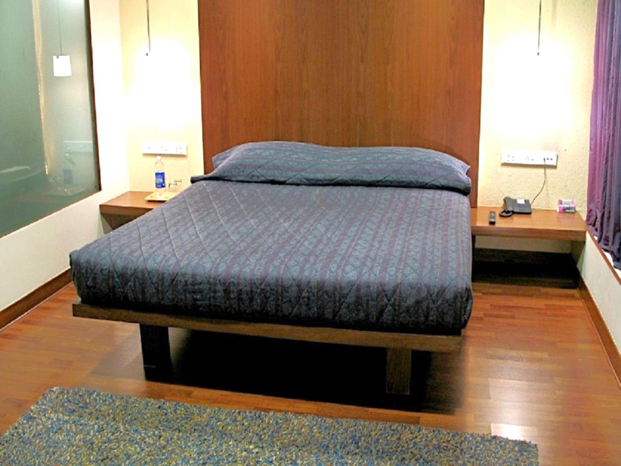 Hotel Studio Estique Pune Exterior photo