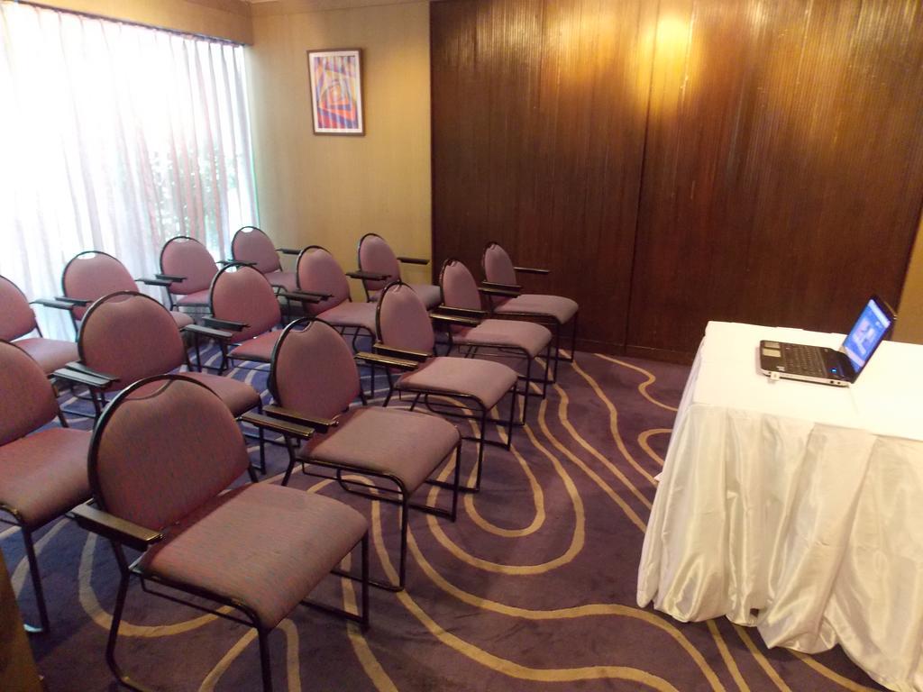 Hotel Studio Estique Pune Exterior photo