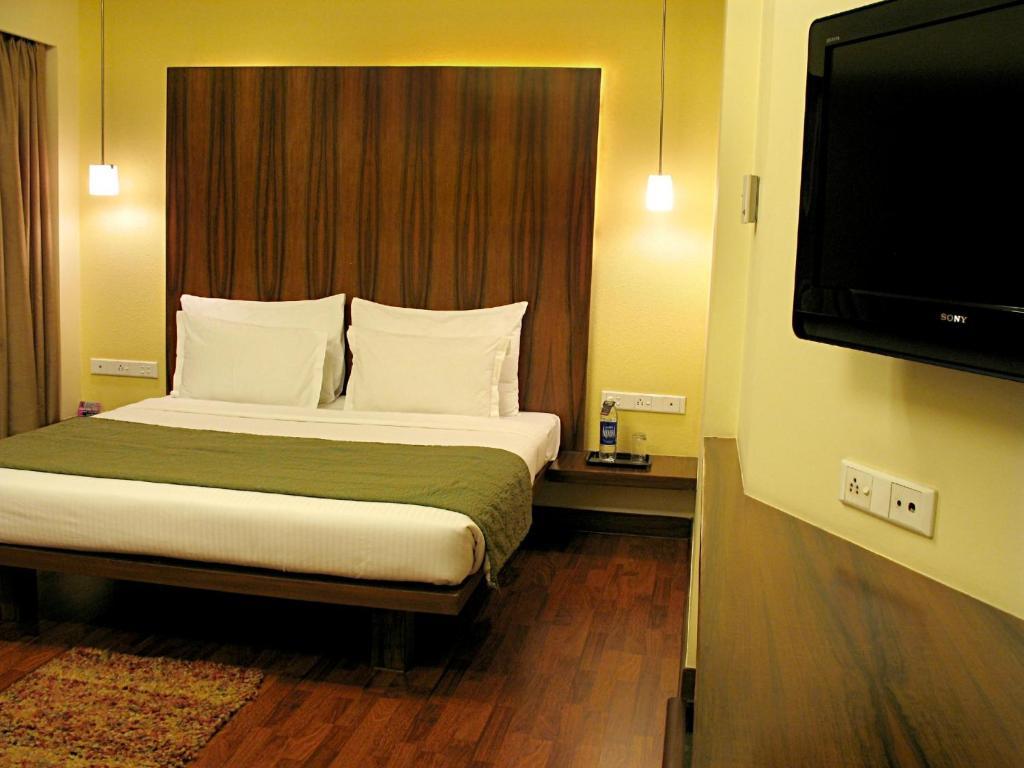 Hotel Studio Estique Pune Room photo