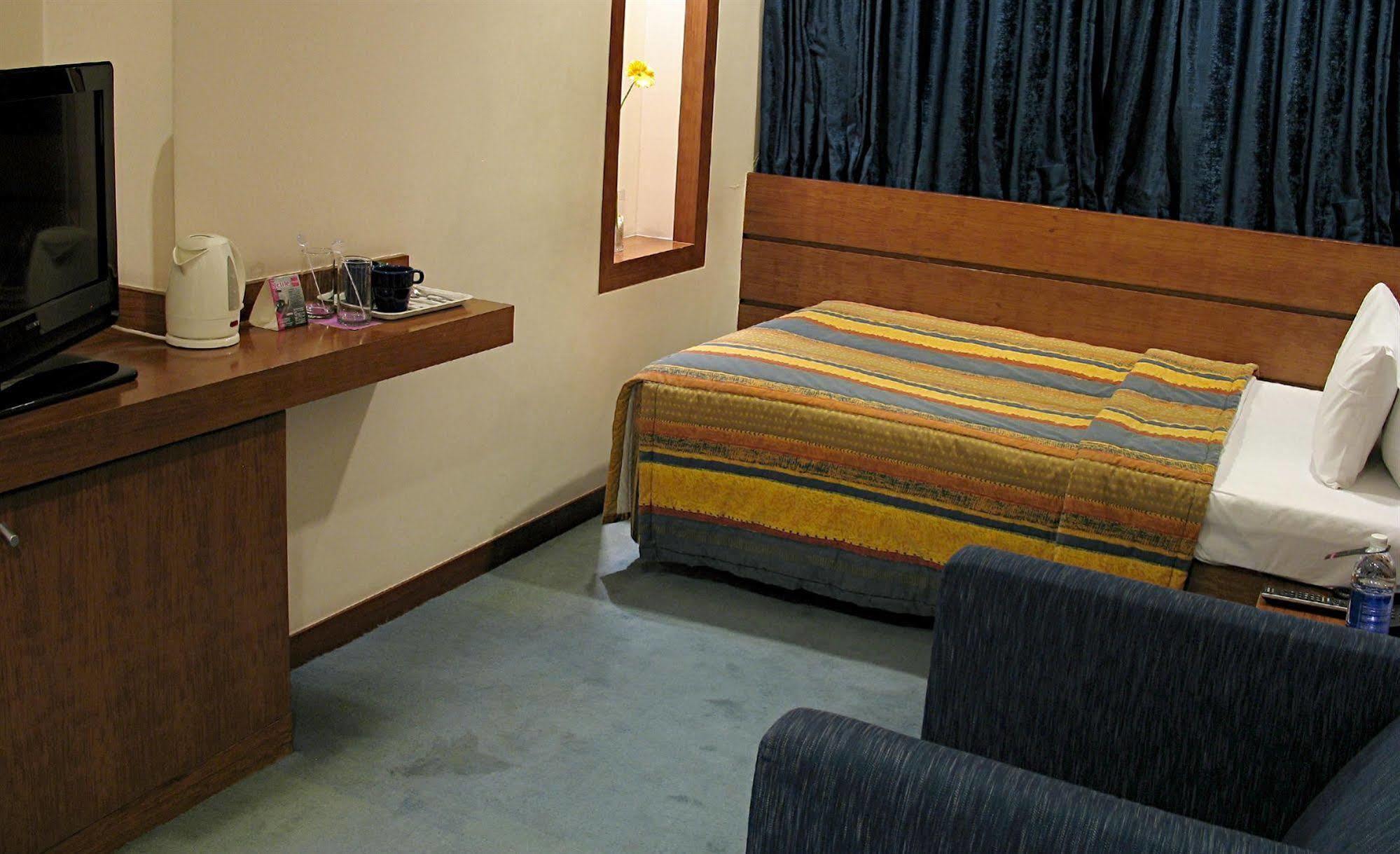 Hotel Studio Estique Pune Exterior photo